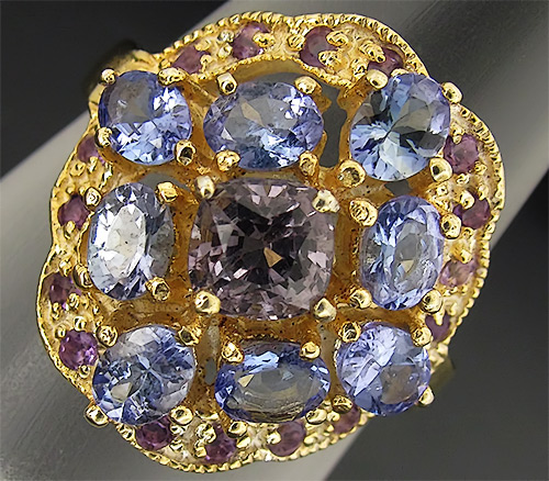 Кольцо из коллекции "Mia" со шпинелью, танзанитами и аметистами