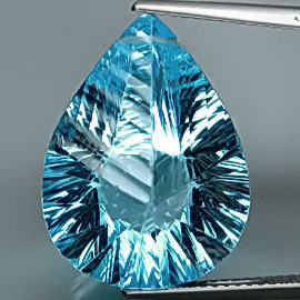 Топаз эффектной огранки 21,74 карат