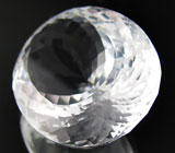 Крупный бесцветный топаз 108,8 карат 