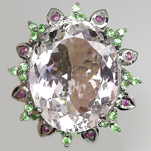 Кольцо с крупным розовым аметистом, цаворитами и сапфирами