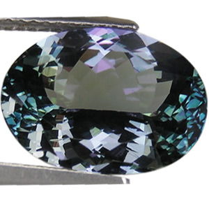 Крупный полихромный танзанит 6,55 карат