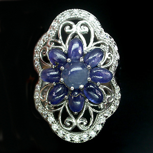 Замечательное кольцо с кабошонами синих сапфиров