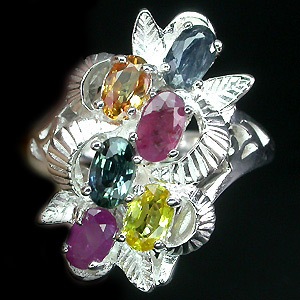 Замечательное кольцо с разноцветными сапфирами