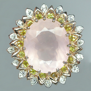 Эффектное кольцо с розовым кварцем и желтыми сапфирами