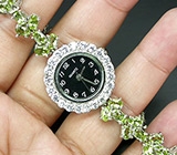 Часы с браслетом, инкрустированном перидотами Серебро 925