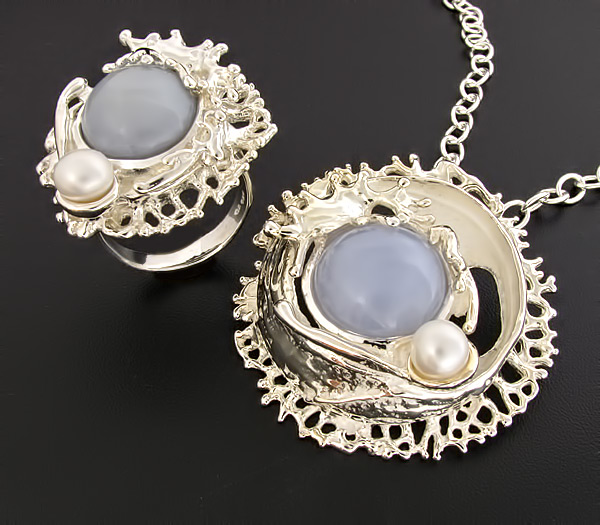 Комплект с халцедоном и жемчугом