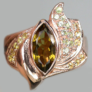 Изящное кольцо из коллекции "Mia" с цитринами и перидотами