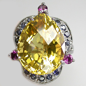 Оригинальное кольцо с золотистым цитрином, родолитами и сапфирами