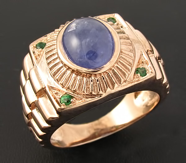 Кольцо с кабошоном танзанита и цаворитами