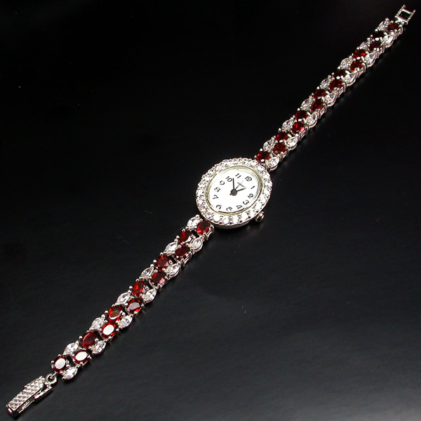 Часы на гранатовом браслете