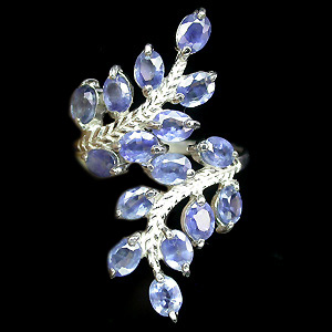 Замечательное кольцо с синими сапфирами