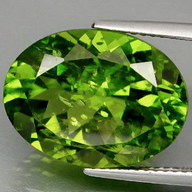 Крупный перидот 11,45 карат