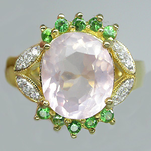 Кольцо из коллекции "Mia" с розовым кварцем и цаворитами