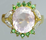 Кольцо из коллекции "Mia" с розовым кварцем и цаворитами Серебро 925