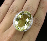 Массивное кольцо с крупным цитрином, цаворитами и бесцветными топазами Серебро 925