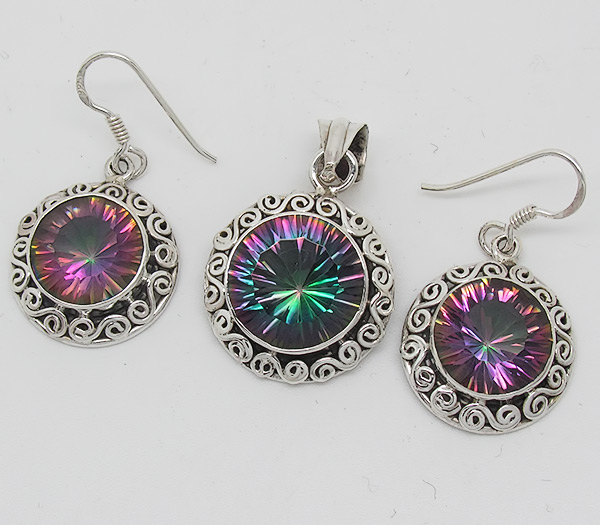 Комплект с мистик-топазами