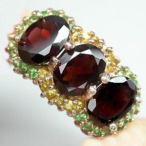Кольцо из коллекции "Mia" с гранатами, цитринами и цаворитами