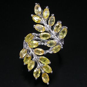 Элегантное кольцо с золотисто-желтыми сапфирами