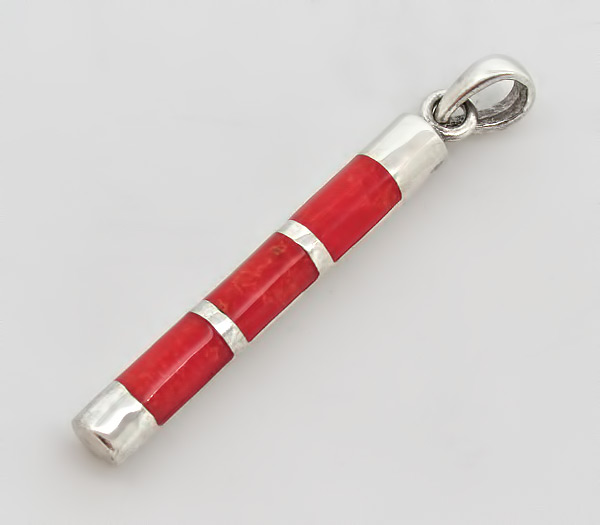 Кулон с кораллом