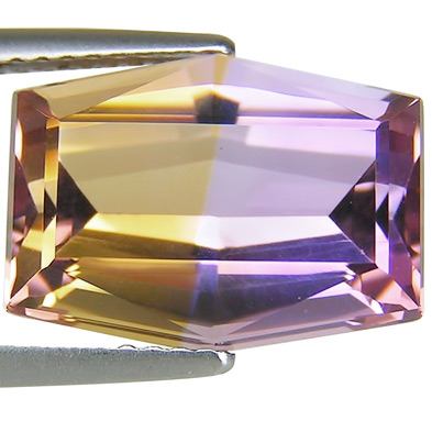 Аметрин эффектной огранки 6,7 карат