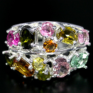 Праздничное кольцо с разноцветными турмалинами