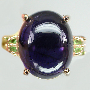 Кольцо из коллекции "Mia" с иолитом и цаворитами гранатами