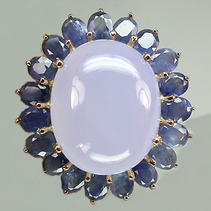 Кольцо с лавандовым халцедоном и синими сапфирами