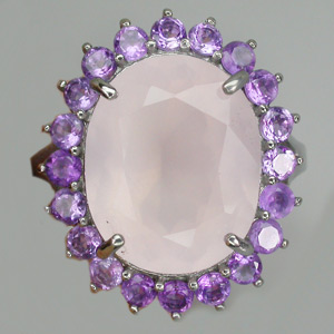 Эффектное кольцо с розовым кварцем и аметистами