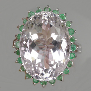 Кольцо с розовым аметистом и изумрудами