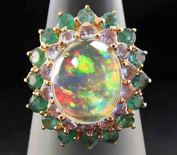 Кольцо из коллекции "Mia" с опалом, танзанитами и изумрудами