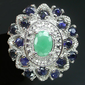 Замечательное кольцо с изумрудом и сапфирами