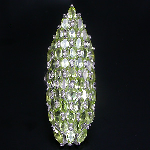 Превосходное крупное кольцо с перидотами