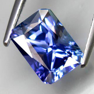 Великолепный танзанит 4,16 карат