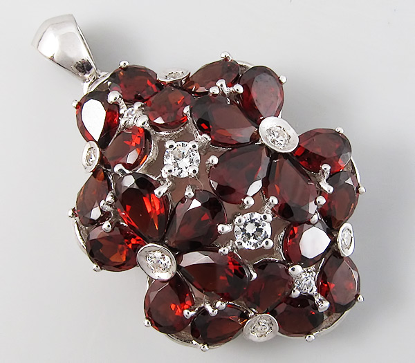 Кулон из коллекции "Sunshine" с гранатами