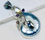 Прелестный кулон с голубой раковиной и самоцветами Серебро 925