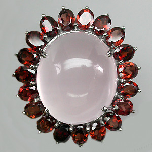 Великолепное кольцо с розовым кварцем и гранатами