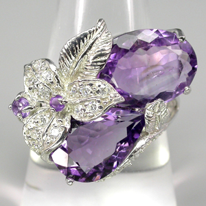Великолепное кольцо с аметистами
