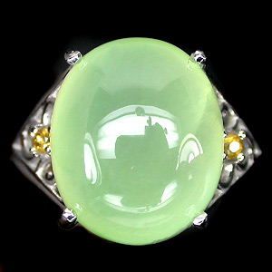 Изящное кольцо с яблочным пренитом и сапфирами