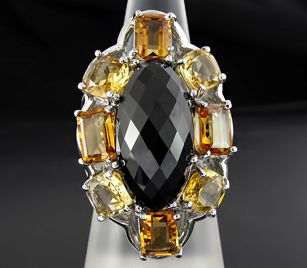 Крупное кольцо с ониксом и цитринами