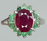 Изящное кольцо с сапфиром и изумрудами Серебро 925