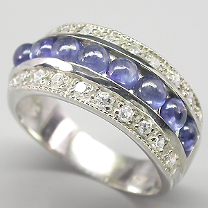 Кольцо с кабошонами синих сапфиров