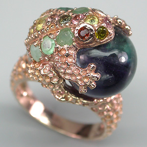 Оригинальное кольцо с флюоритом, изумрудами, гранатами и разноцветными турмалинами