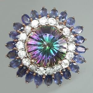 Роскошное кольцо с мистическим топазом, сапфирами и бесцветными цирконами