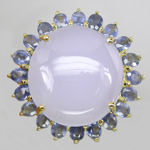 Крупное кольцо с лавандовым халцедоном и синими сапфирами