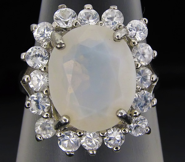 Эффектное кольцо с опалом