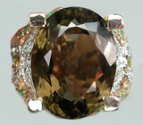 Крупное кольцо с дымчатым топазом, изумрудами, бесцветными топазами и перидотами Серебро 925