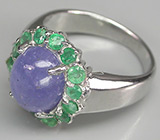 Кольцо с кабошоном танзанита и изумрудами Серебро 925