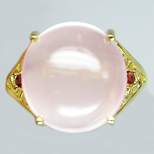 Кольцо с розовым кварцем и гранатами