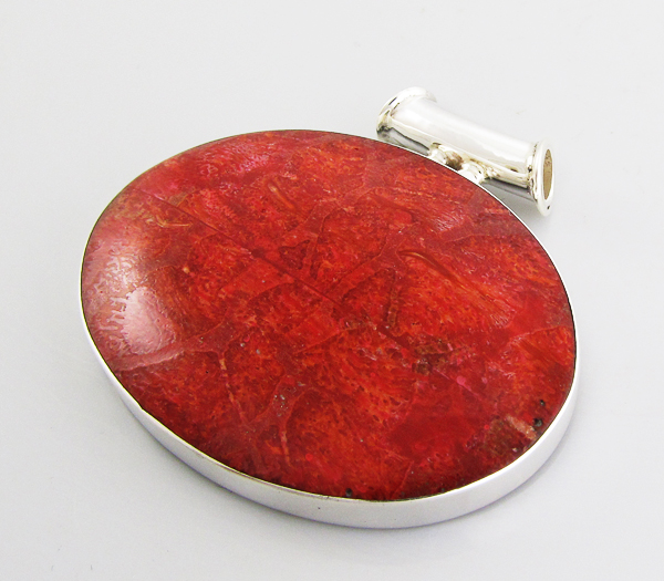 Крупный кулон с кораллом