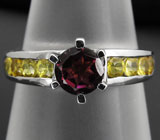 Кольцо из коллекции "Mia" с родолитом и желтыми сапфирами Серебро 925